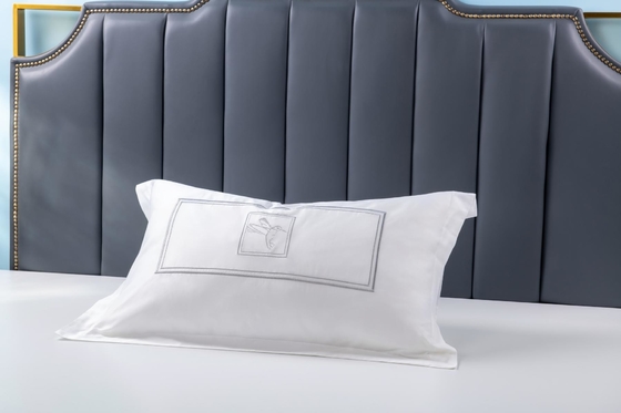 OEM Vỏ gối thêu bông trắng OEKO-TEX Vỏ gối kích thước King