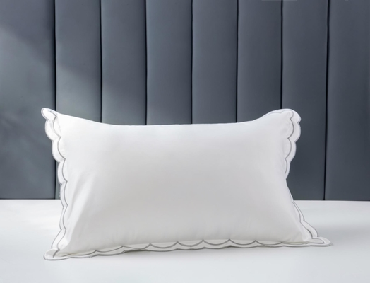 OEM Vỏ gối thêu bông trắng OEKO-TEX Vỏ gối kích thước King